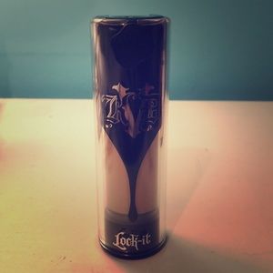 Kat Von D Lock-It Foundation